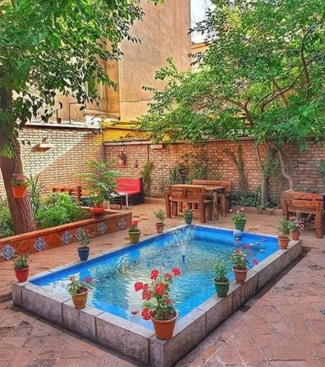 ویلایی داریوش ۵۲۰ متر طلا ۲۴ عیار