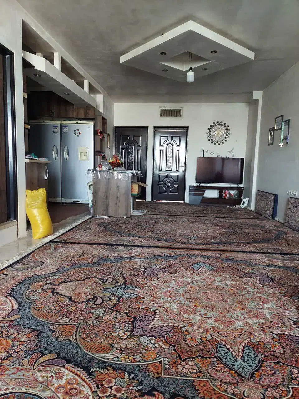 ۱۰۰ متر ۲خواب طبقه دوم خیابان رحمانی پارکینگ دار