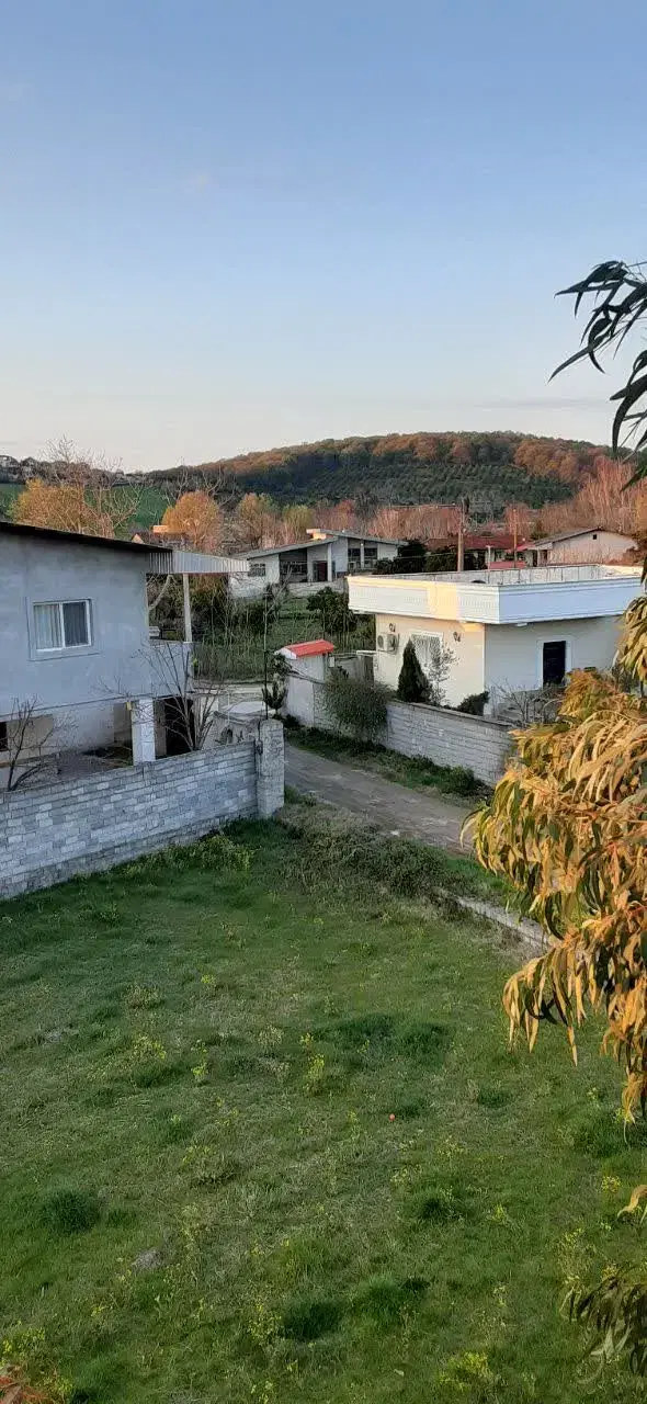 زمین در بافت مسکونی در روستای اسپورز