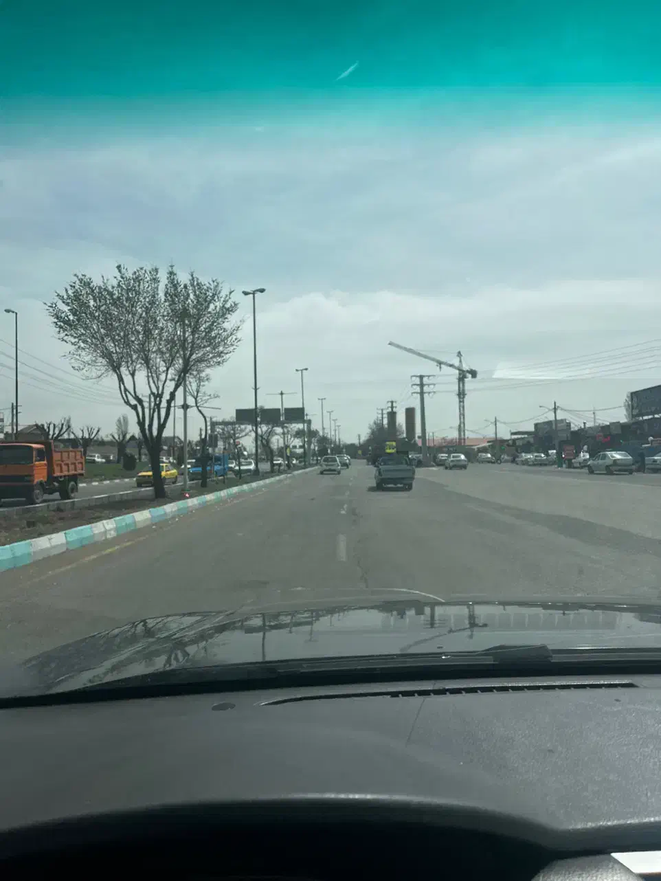 زمین دور میدان