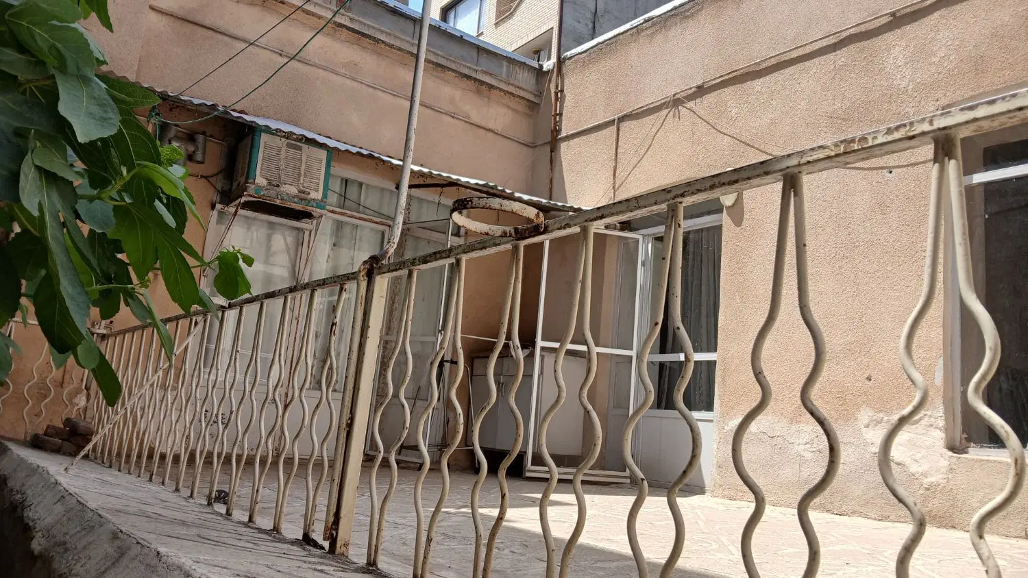 خانه کلنگی 155 متر مربع تک برگ
