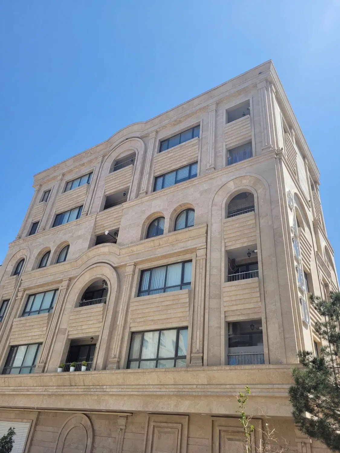 رهن کامل آپارتمان علویه (دوواحد دریک طبقه )