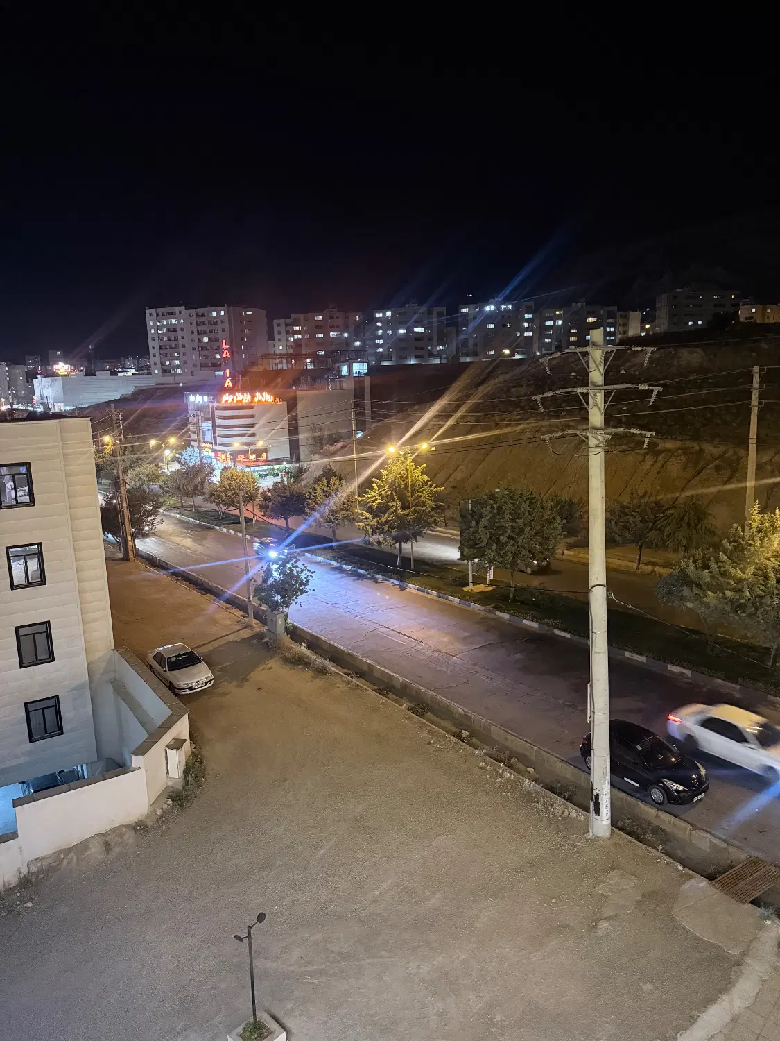 مغازه ۴۰ متری نبش میدان بهارستان
