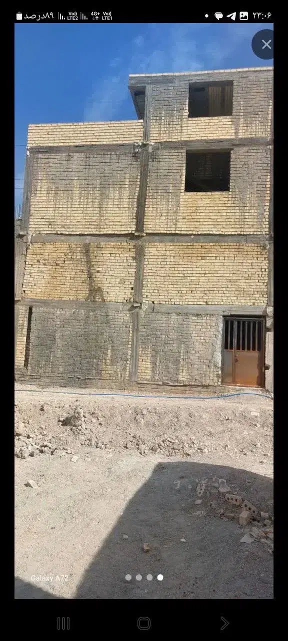 یک مغازه 50متری ویک  خانه150متری بالای مغازه