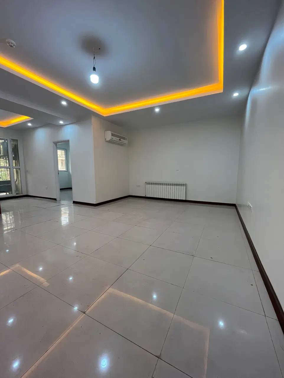 ۶۵ متر _ ۸ ساله _ لوکس و لاکچری _ تاپ لوکیشن