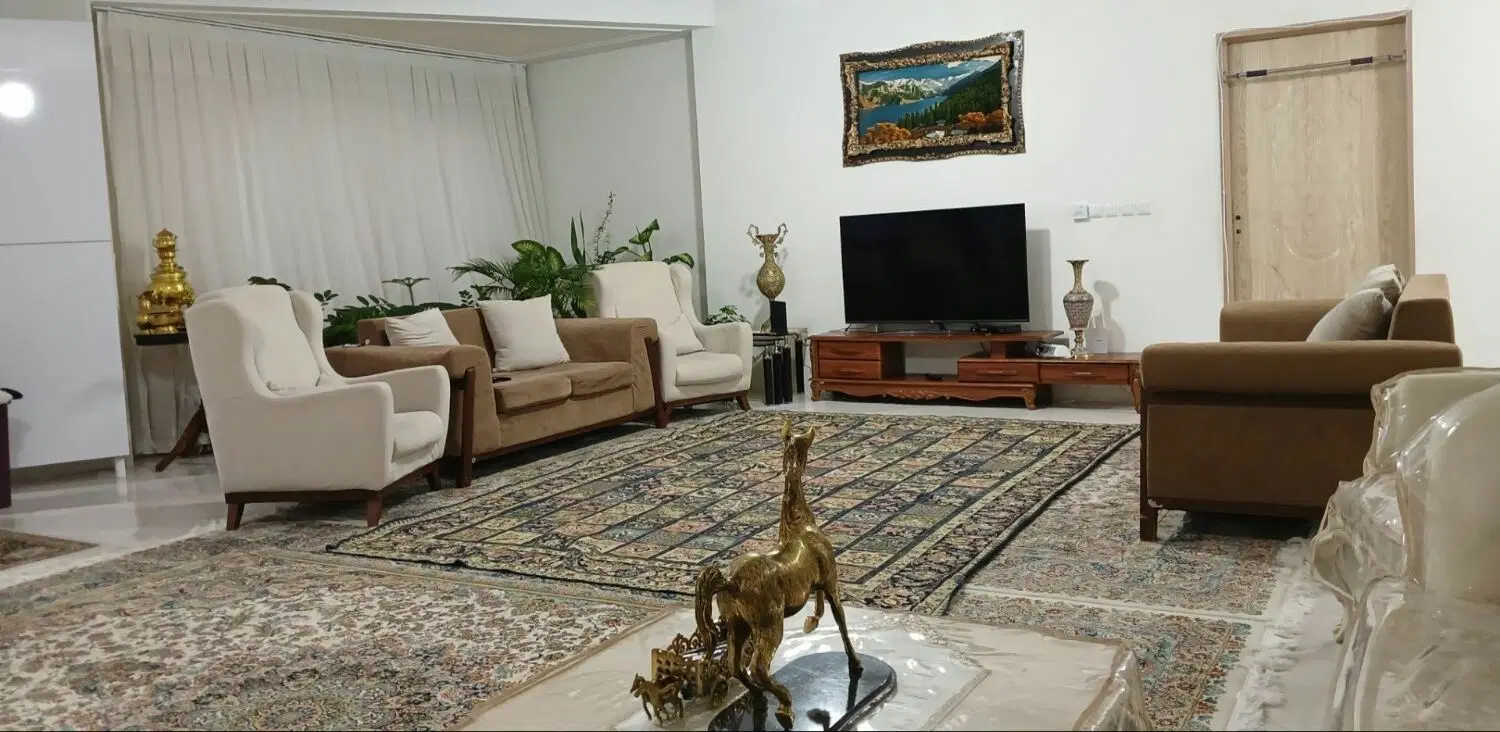 همخونه خانم