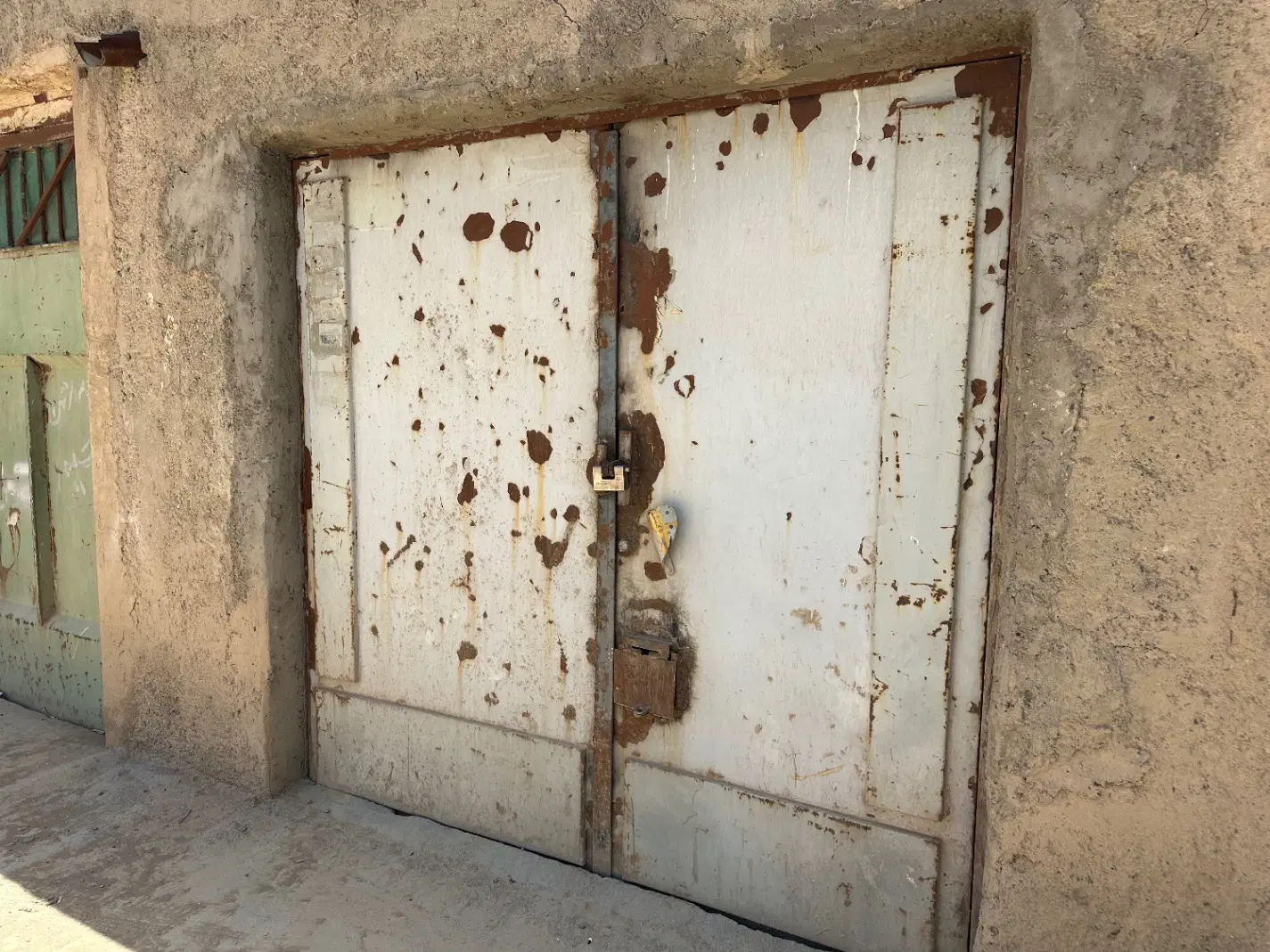 کارگاه و انبار ۷۲ متری با برق سه فاز