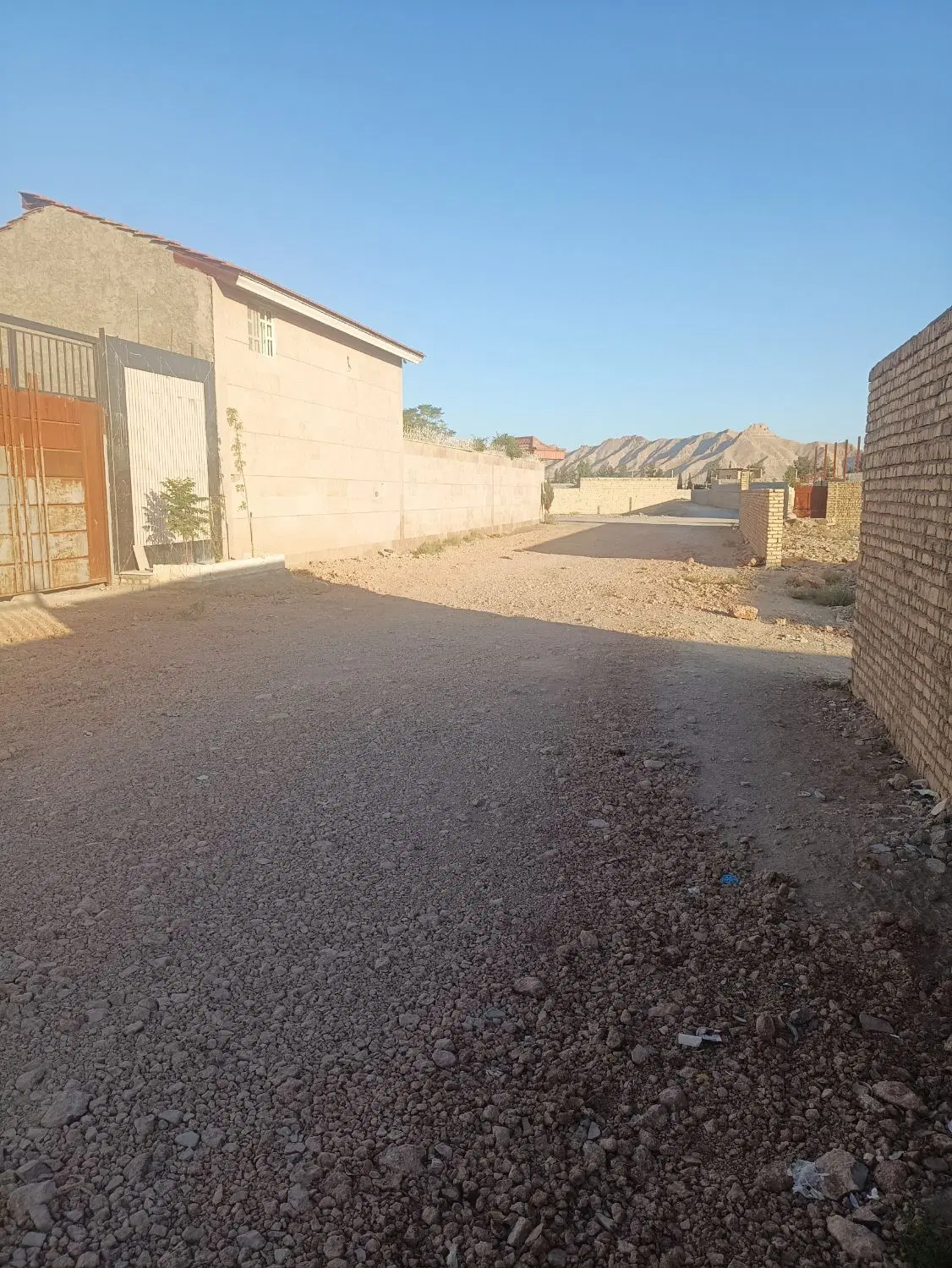 چهار دیواری زمان آباد