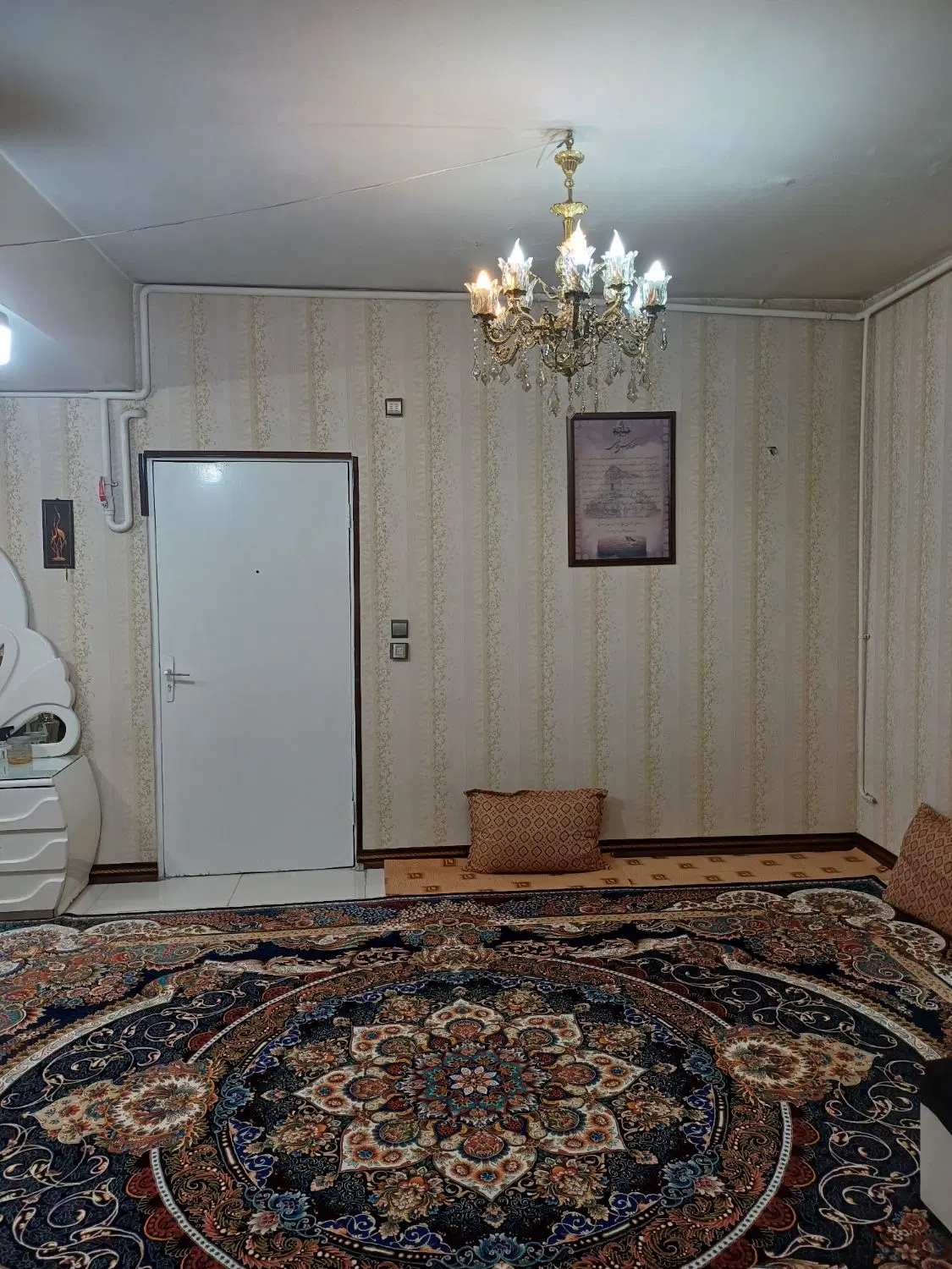 آپارتمان ۲خوابه تمیزکف سرامیک روبروبازارولی عصر