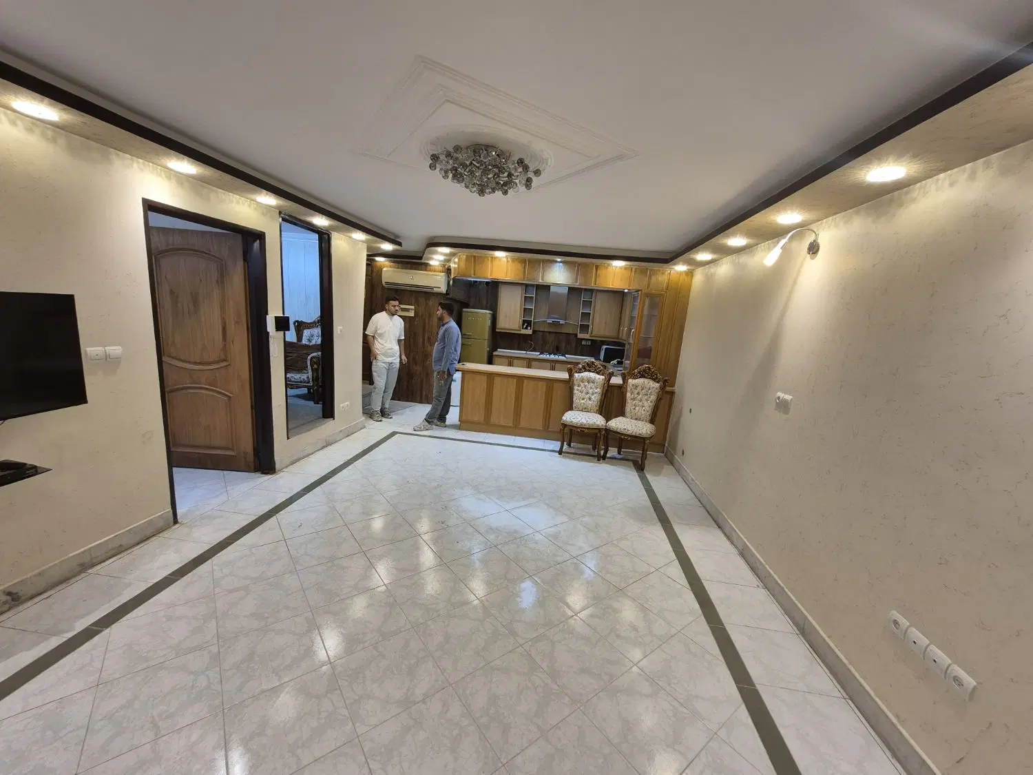 ۶۰متر۱خواب_چهارباغ بالا_همکف_با پارکینگ