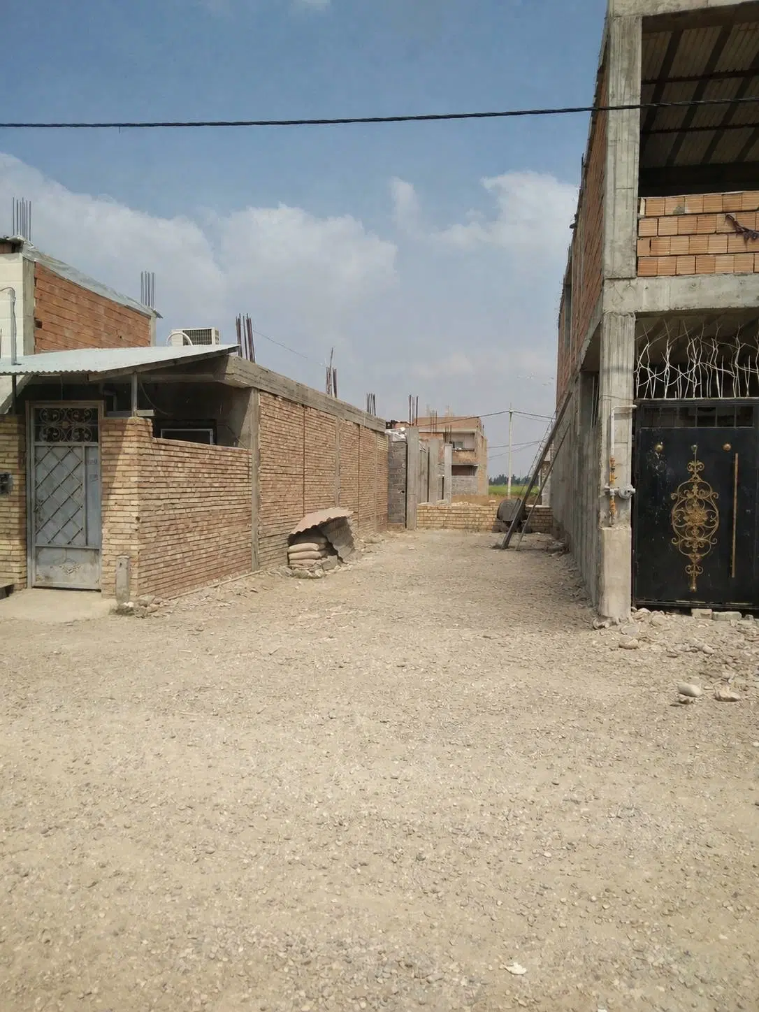 ۱۰۰ متر زمین مسکونی در حسن‌آباد