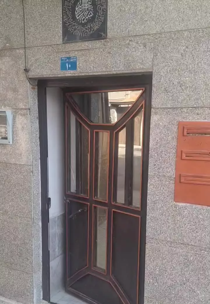 رهن کامل واحد ۶۵ متری حیاط دار همکف