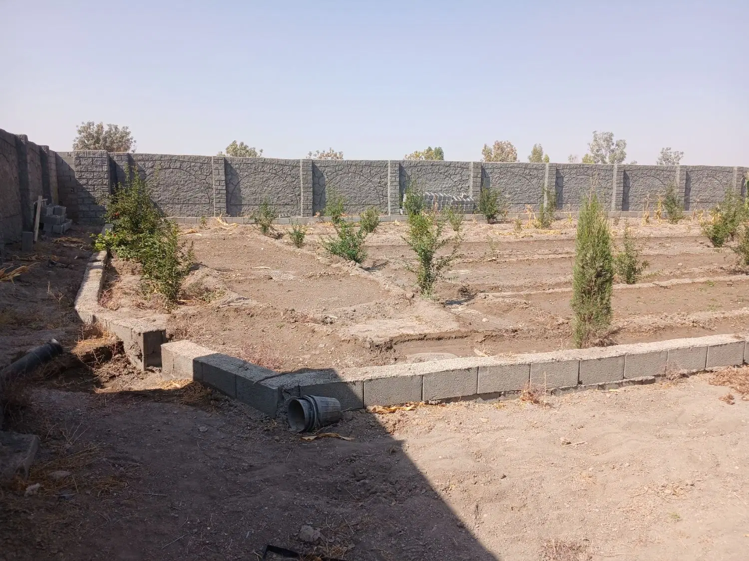 باغ چهاردیواری با امکانات