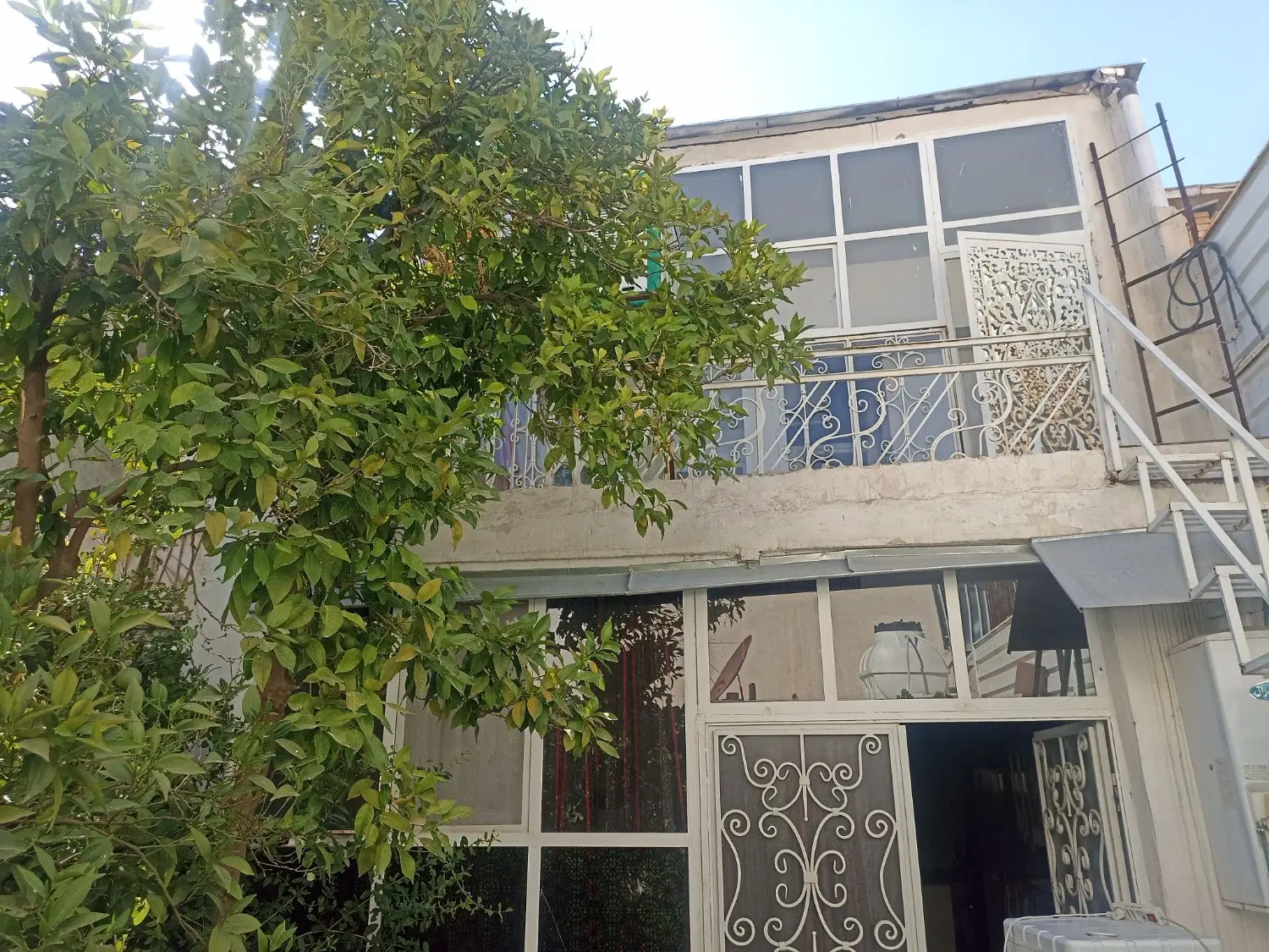 اجاره ی طبقه ی روی هم کف منزلی ویلایی