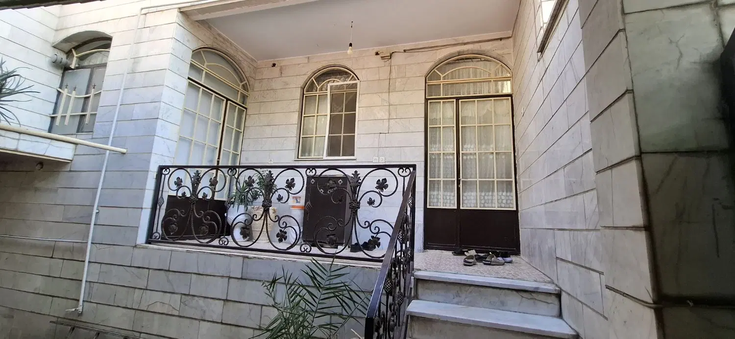 خانه ویلایی 120متری حیاط دار