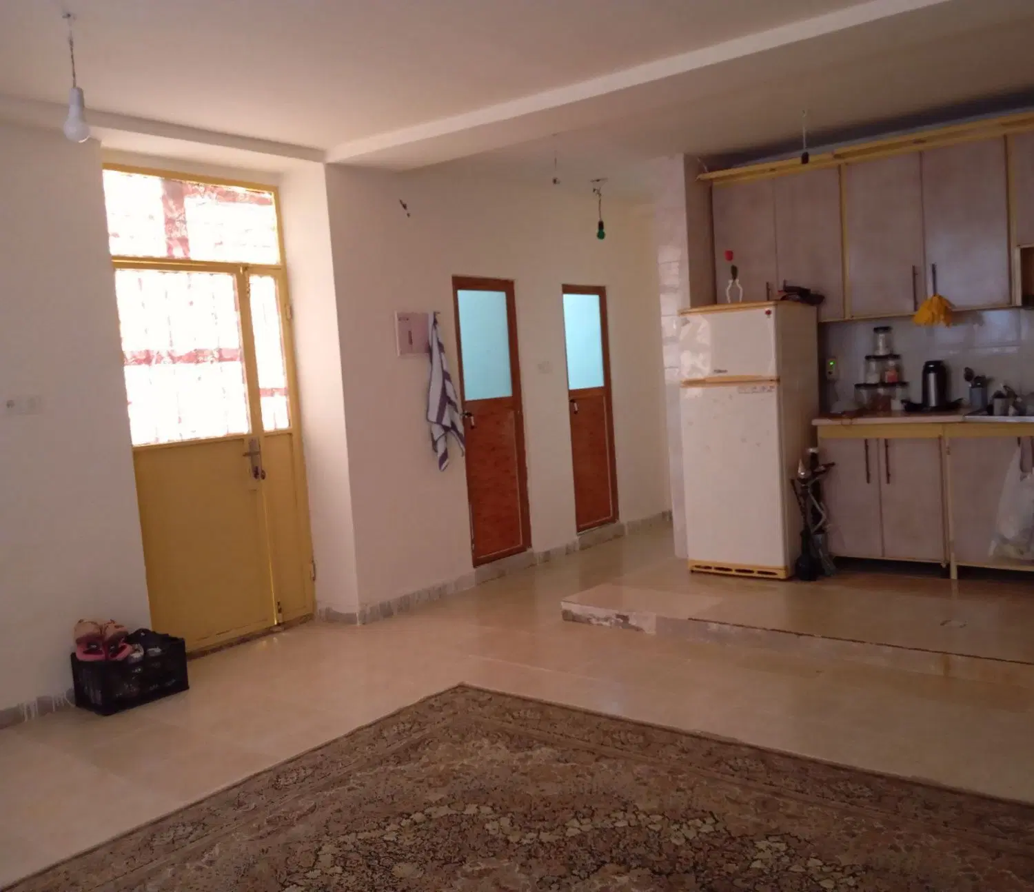 یک باب منزل مسکونی  آپارتمانی