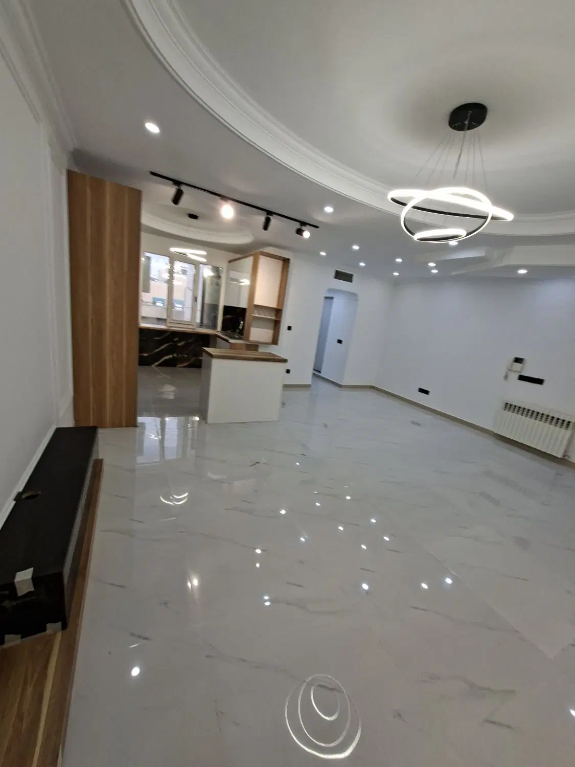 اندیشه فاز۱_امکانات تکمیل_پارکینگ_ آسانسور