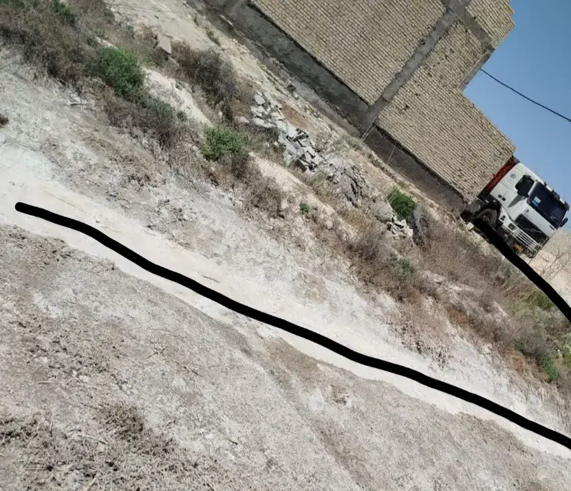 زمین ۱۰۰ متری پشت تالار