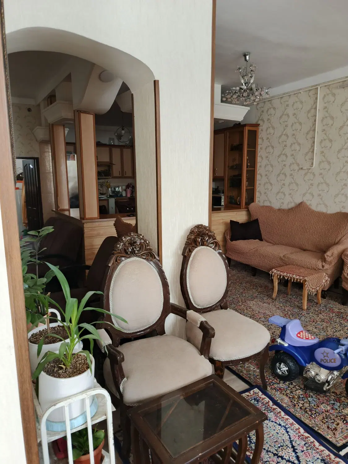 خانه ویلایی دوطبقه میرزااقاخان