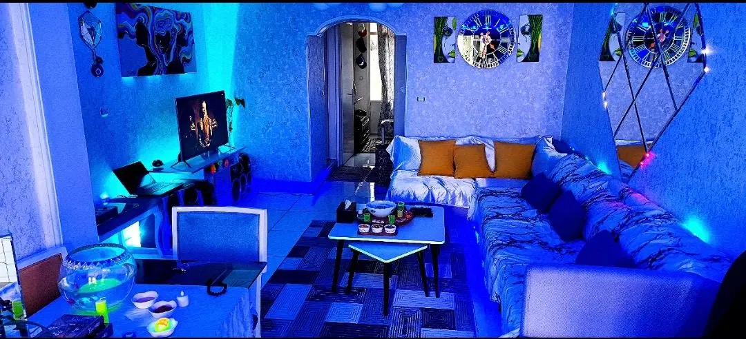 هم خونه خانم