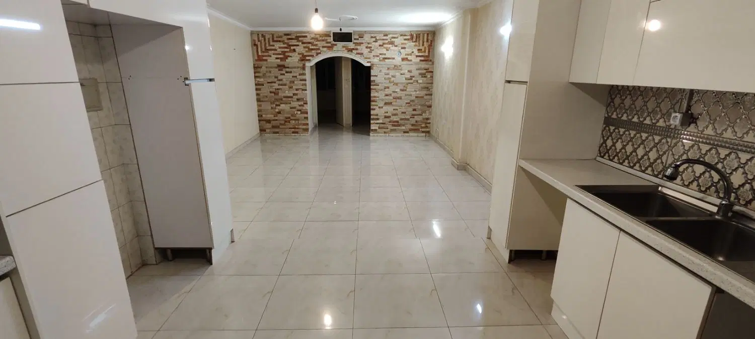 اجاره ۷۰ متری تمیز خیابان بهشت نزدیک پارک و بازار