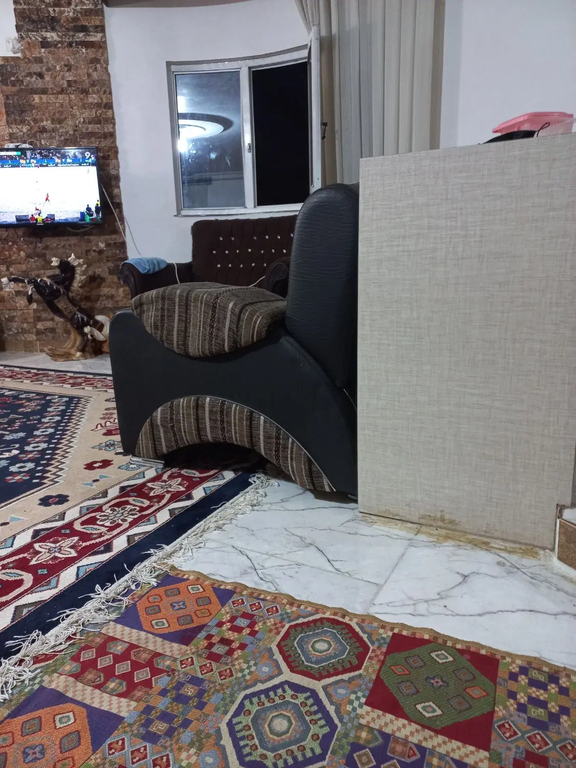 فروش آپارتمان ۱۰۷ متری  آزادی ۵۴ کوی بنفشه