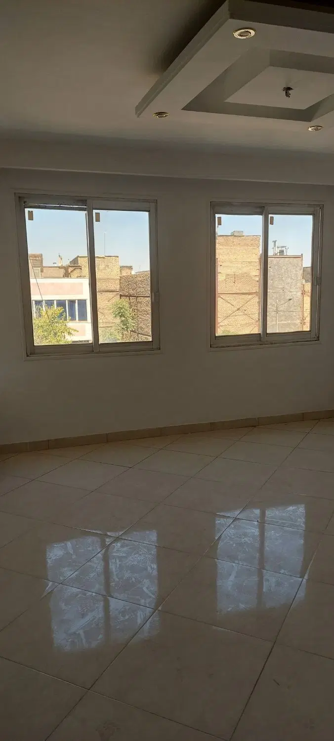 آپارتمان چهارراه مخابرات 82متری دوممر آسانسور دار