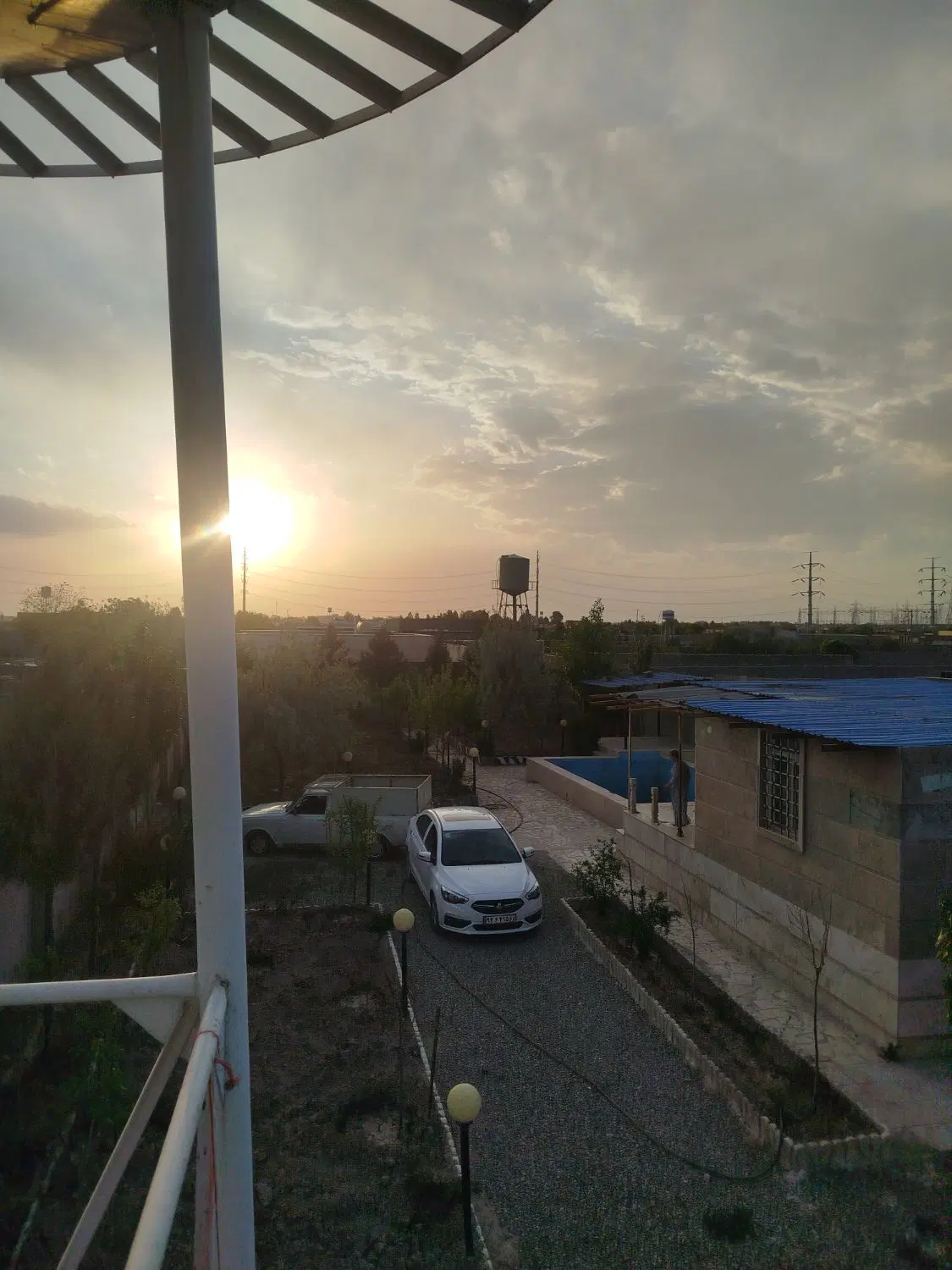 باغ ویلا 800متر با تمام امکانات نزدیک مهرشهر