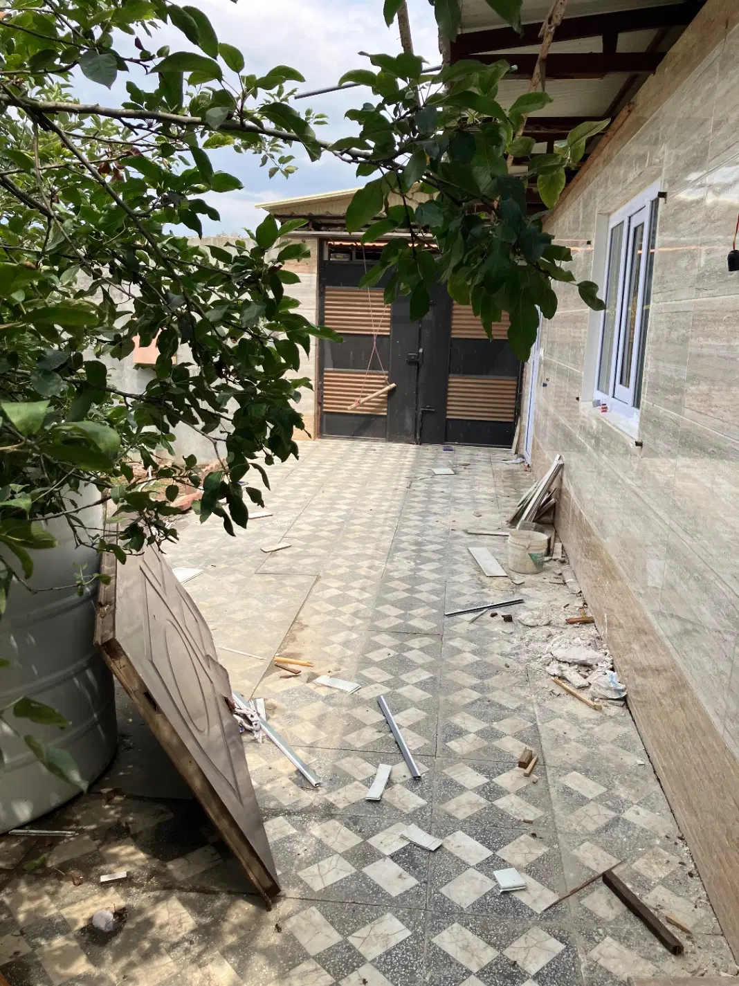 خونه باغ در موزیج