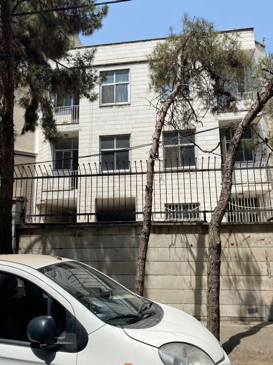 ملک 125 متری _ با 2 طبقه بنا