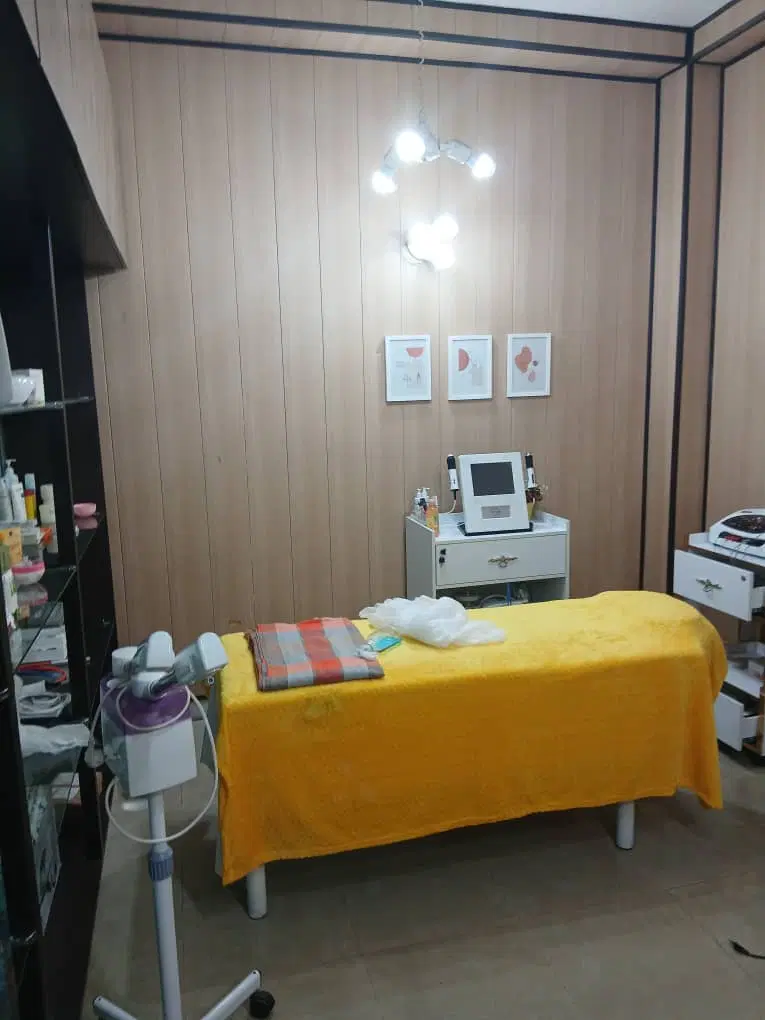 رهن و کرایه یک باب مغازه در مجتمع هیراد طبقه دوم
