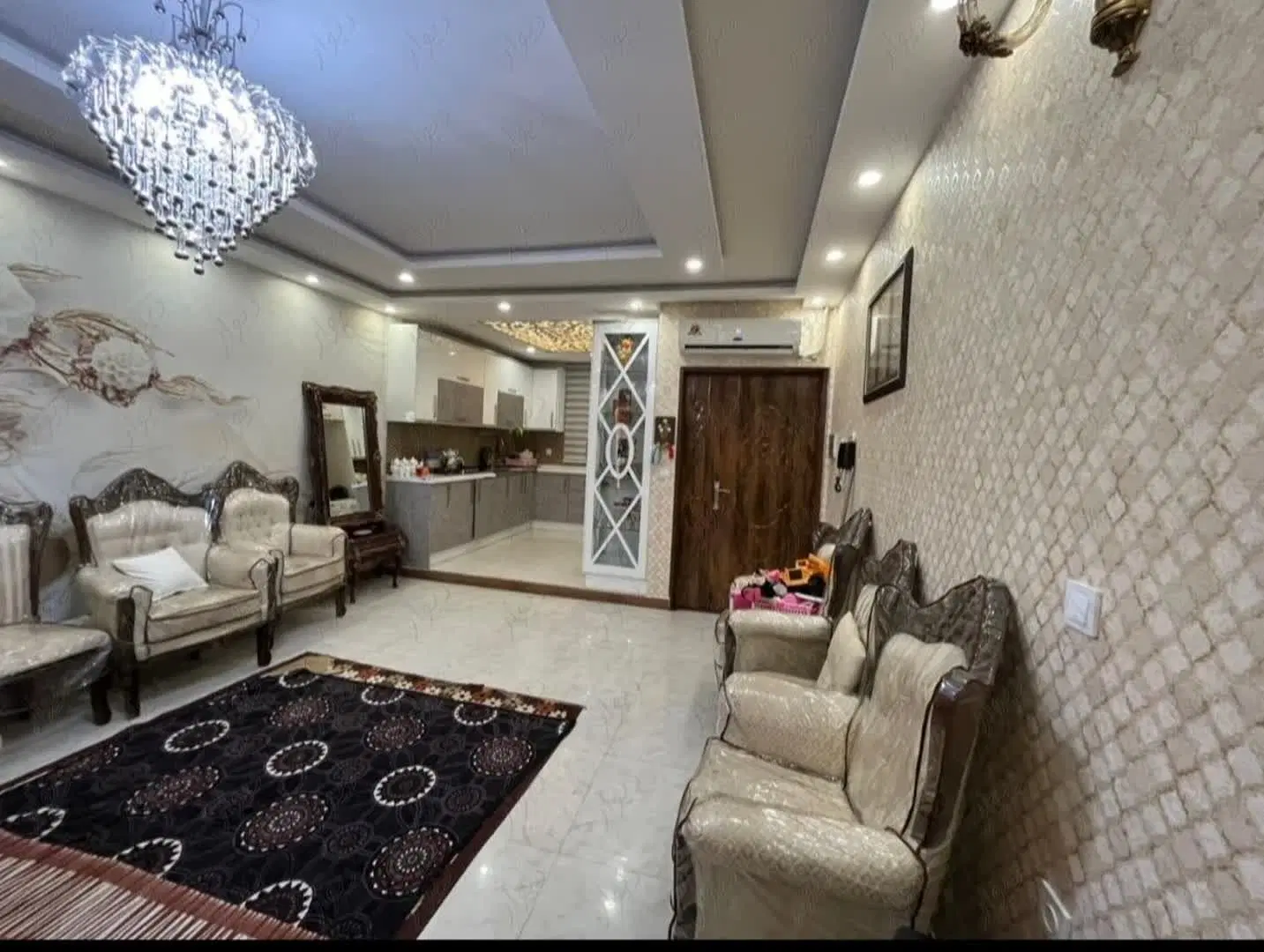 ۸۱ متر ویلایی داخل گلها  املاک افرا