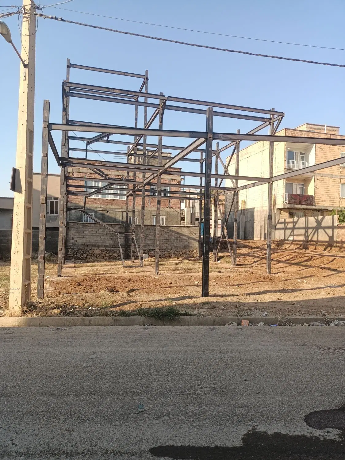 زمین تجاری مسکونی  200متری لنجاباد