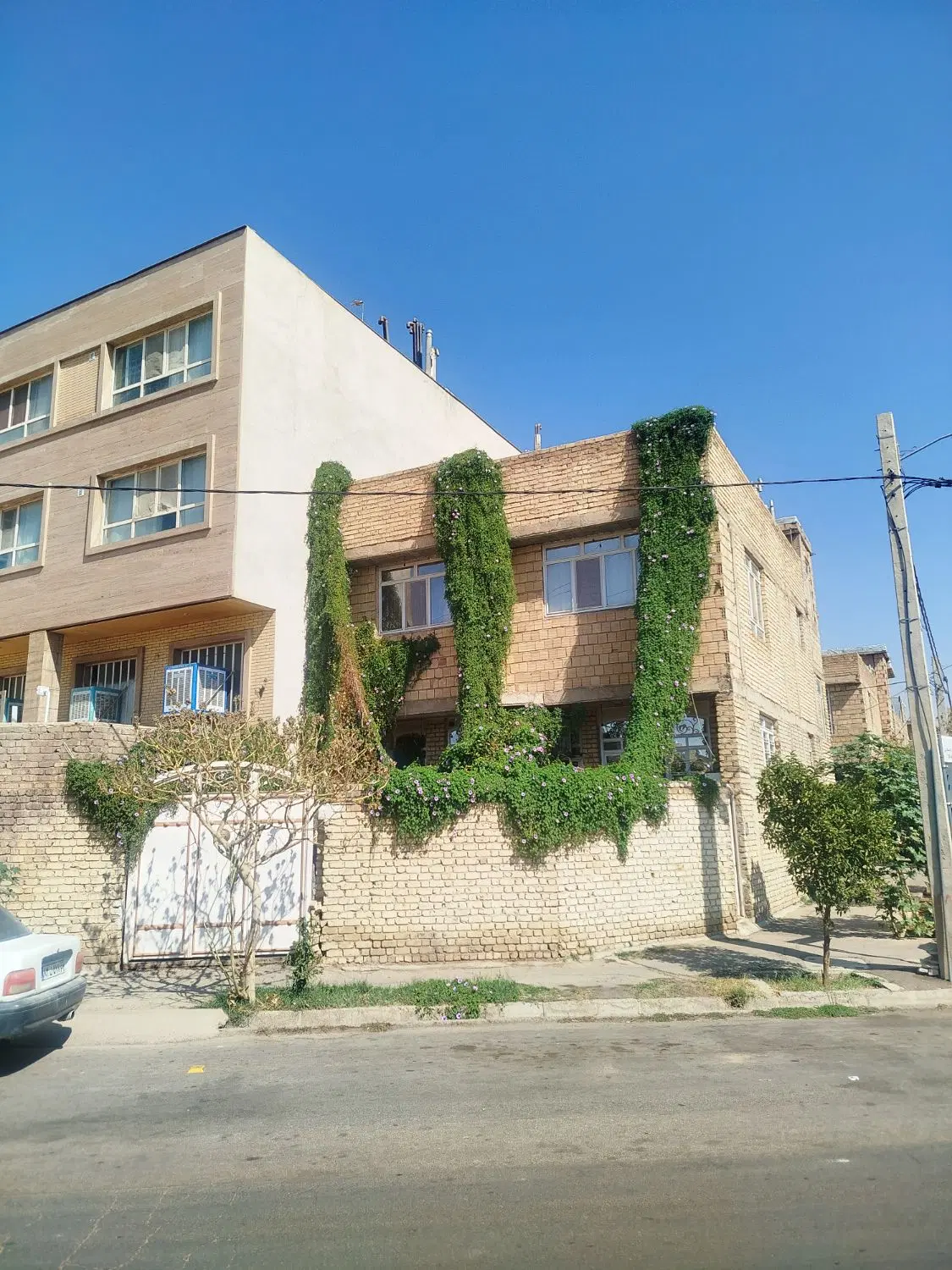 فروش خونه 150 متری سه بر ،، بر بلوار عرفان شرقی