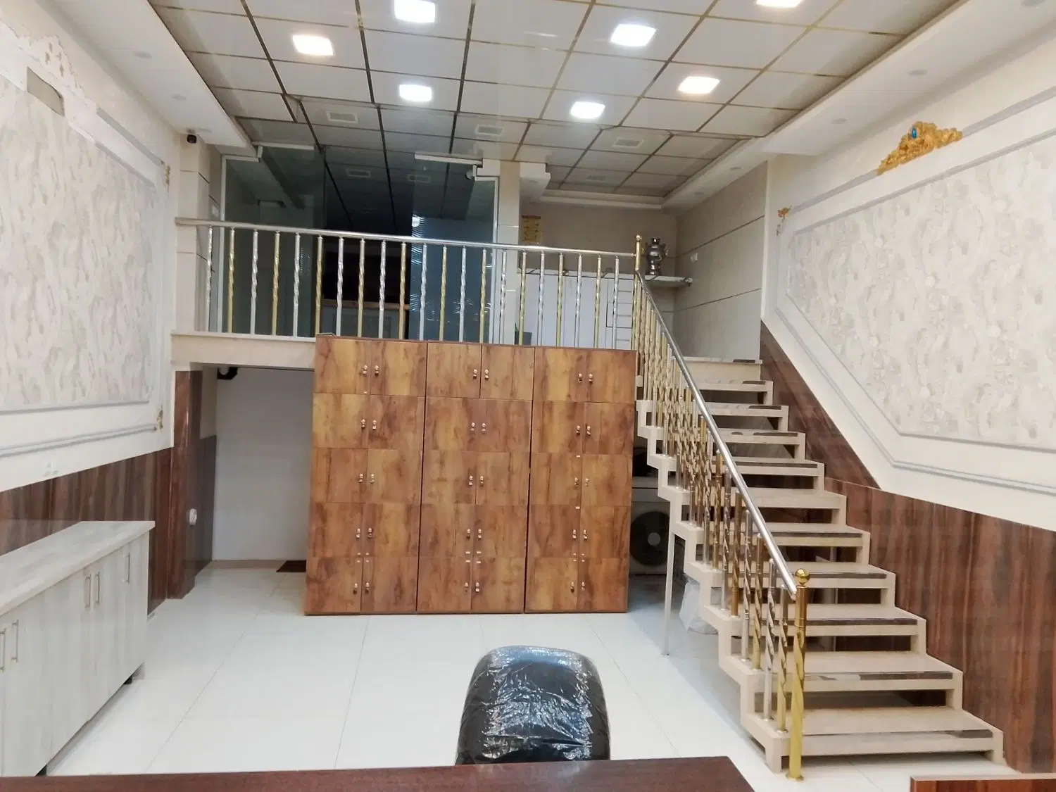 مغازه بزرگ حاشیه رسالت دهرود