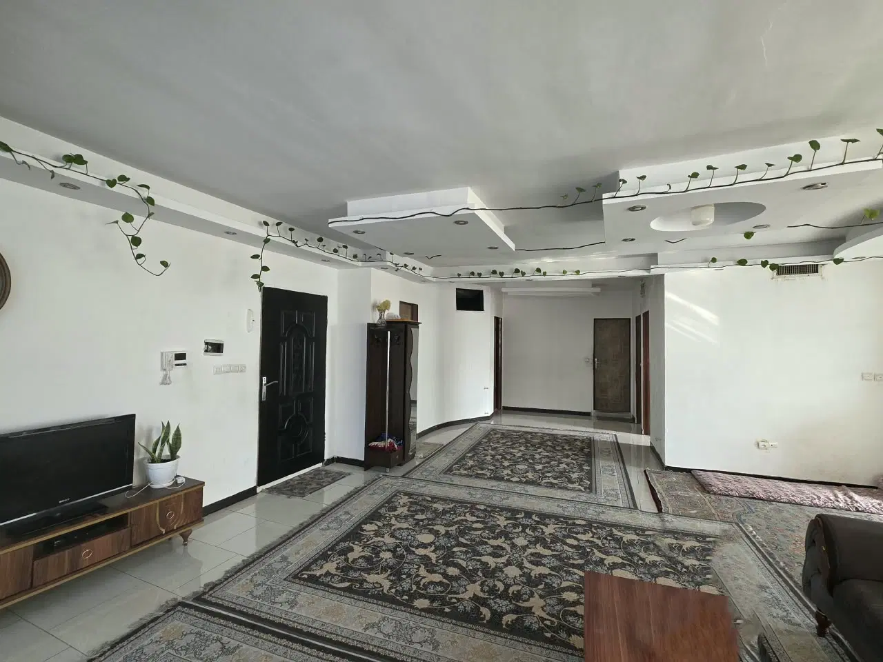 اجاره واحد 160 متری نبش چهارراه