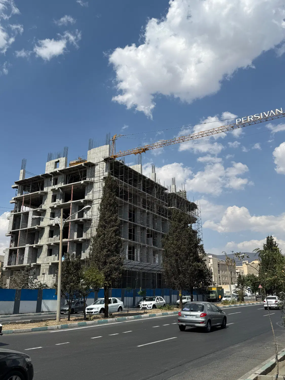برج باغ مدرن ViVAN