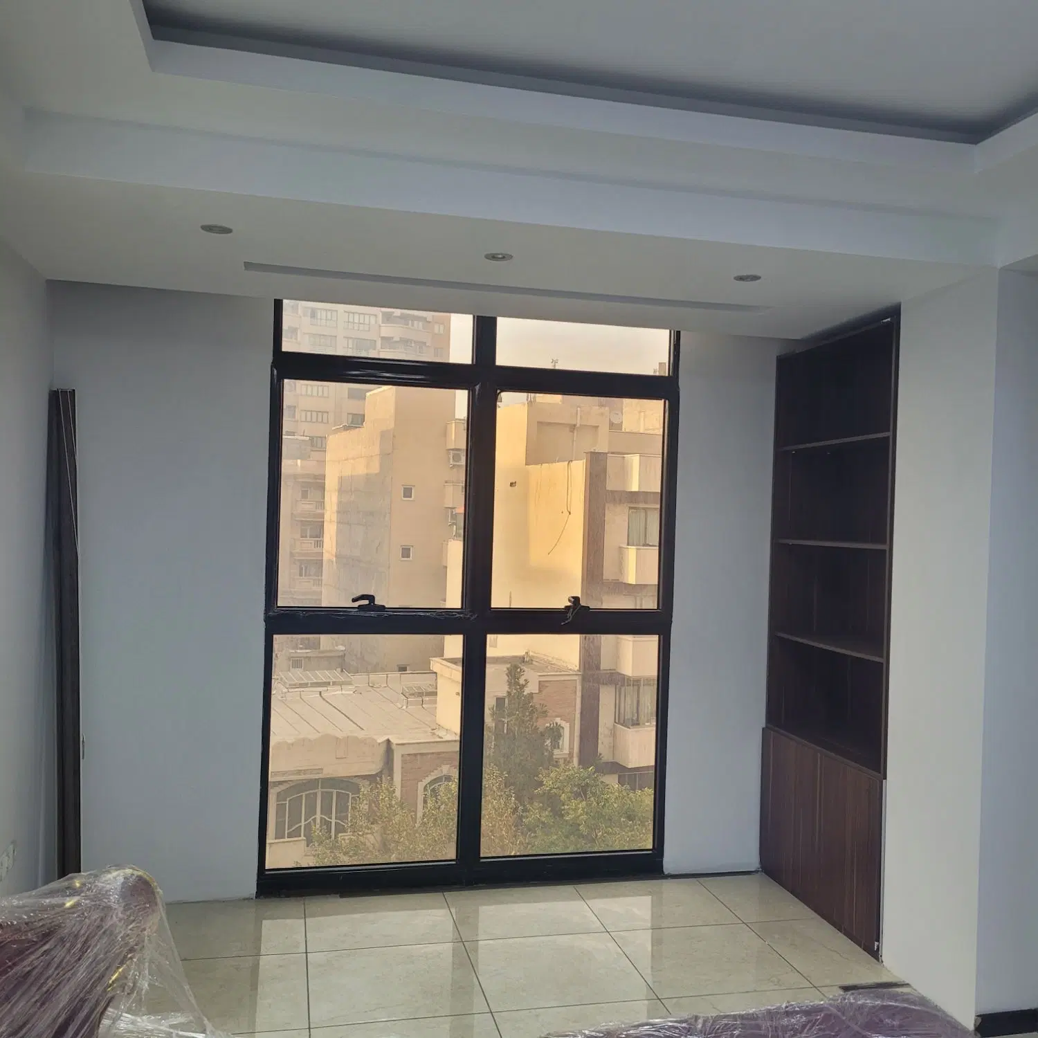۹۰ متر دفتر کار ولیعصر خ قانون