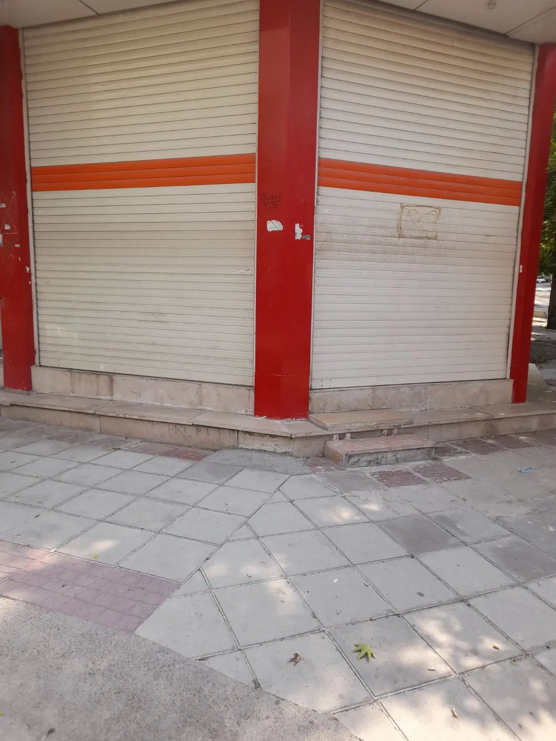 مغازه ۶۰ متری شهرک قاضی