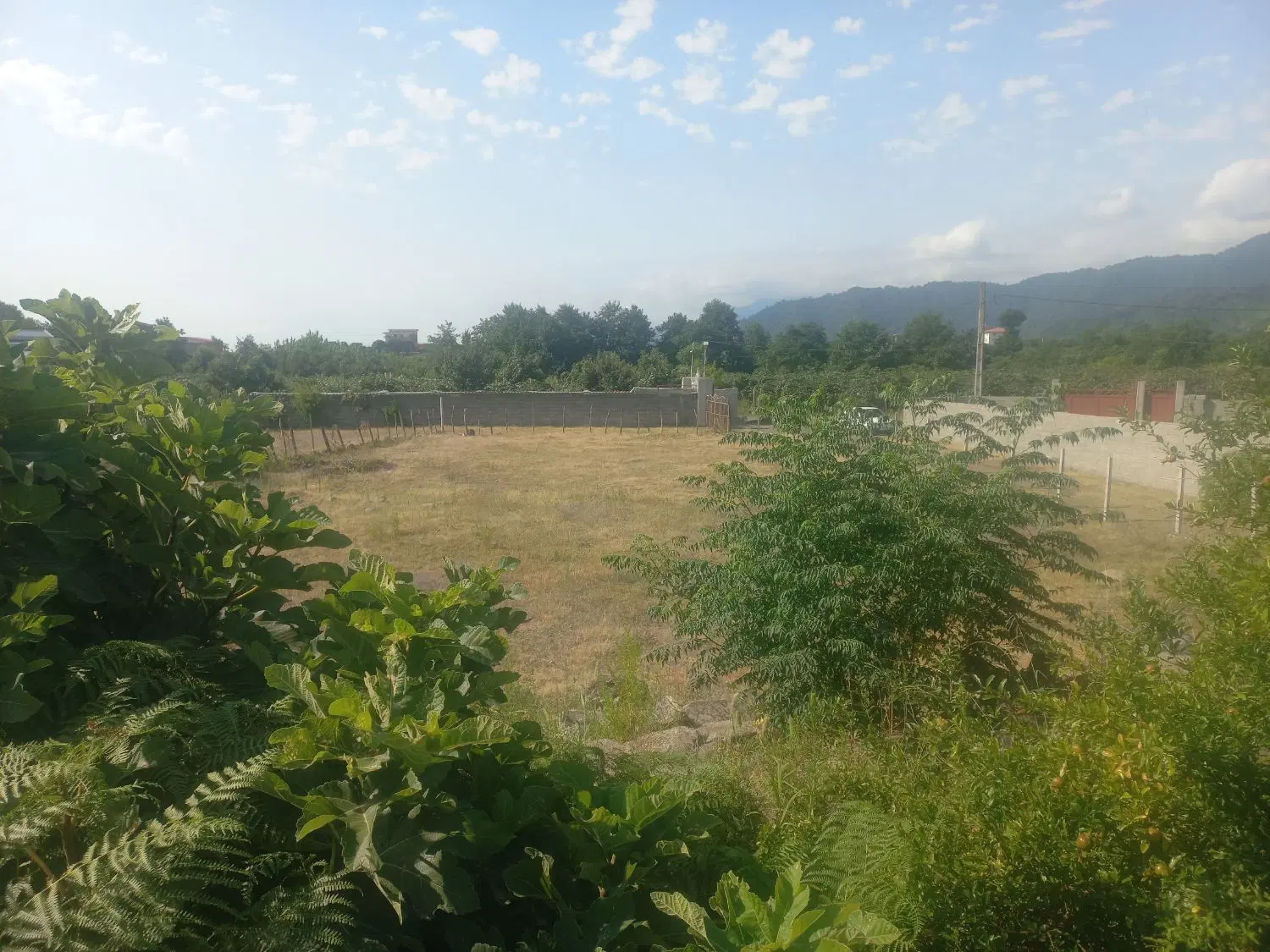 زمینی به مساحت ۱۶۷۰ متر