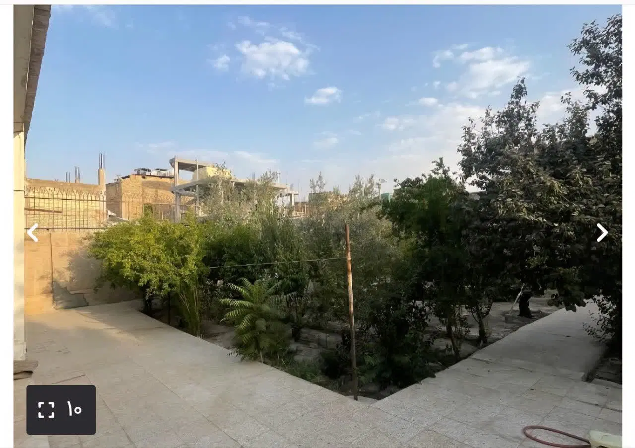 خونه باغ قدیمی