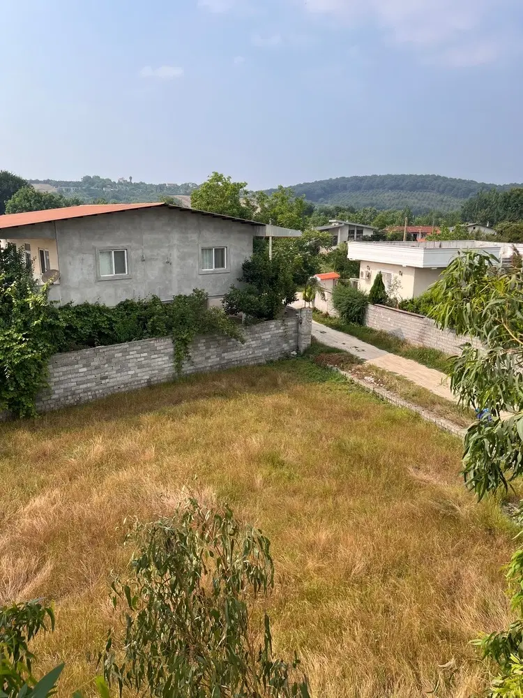 زمین 288 متری در بافت مسکونی در روستای اسپورز