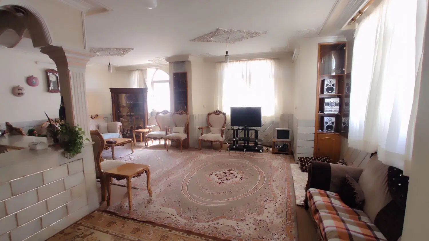 منزل مسکونی دو طبقه