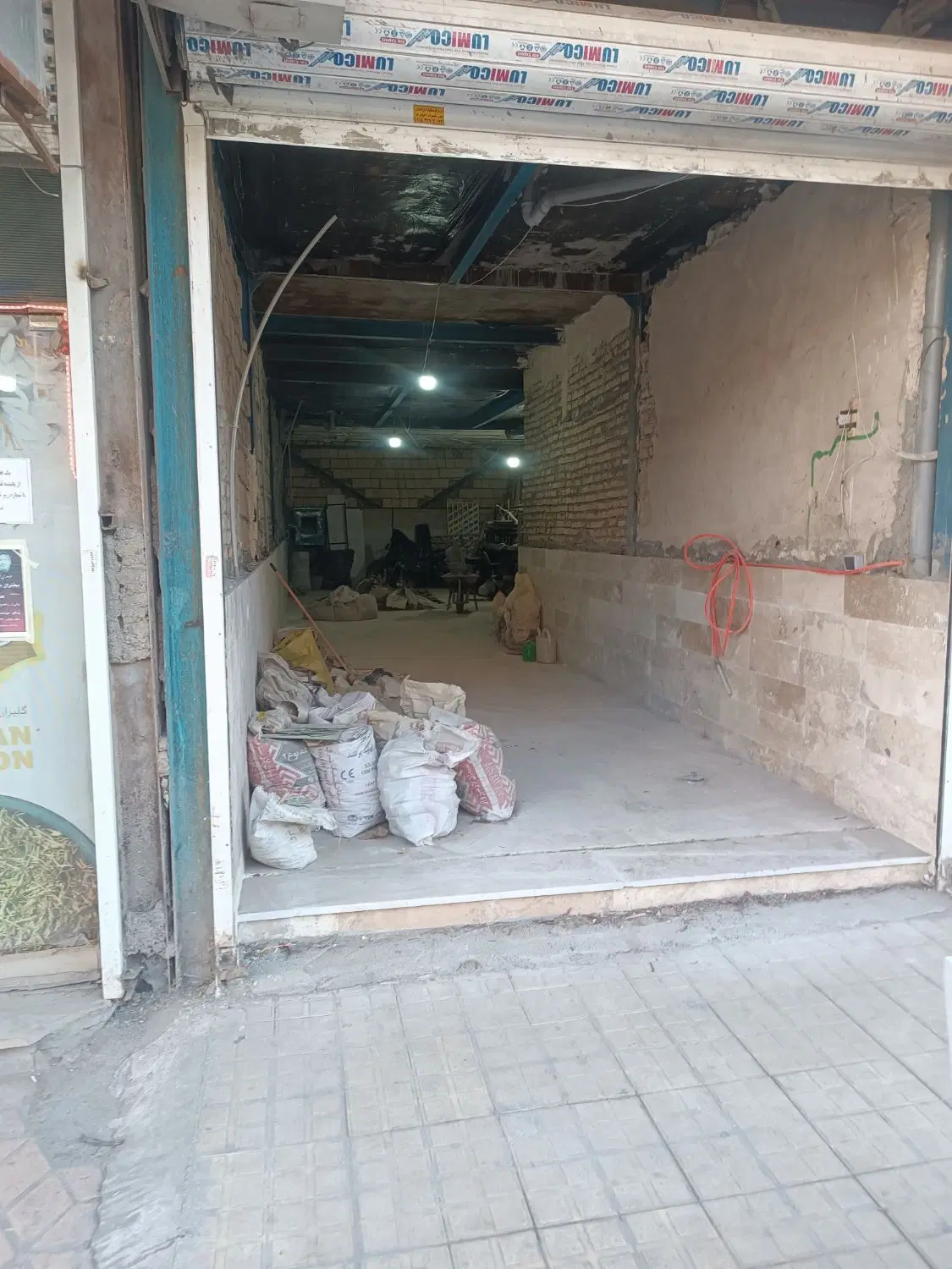 انبار۱۰۰متر یا مغازه از ۱۰۰متر تا ۳۰متر