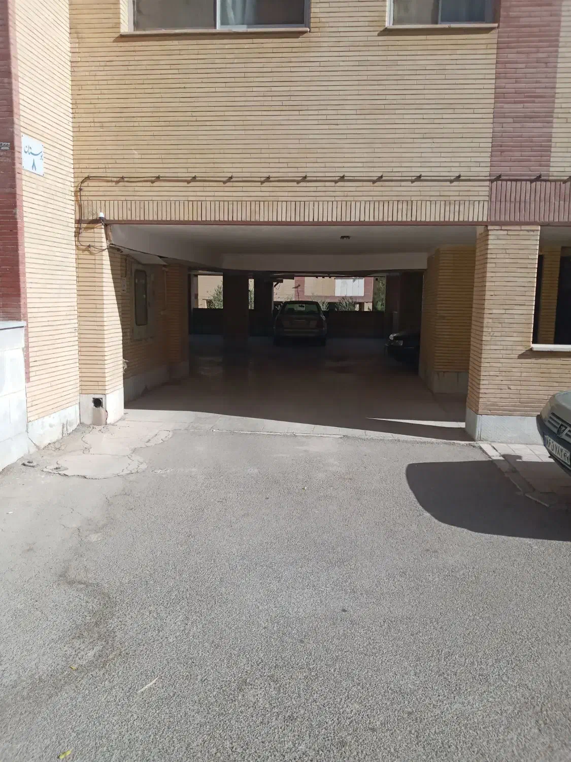 فروش آپارتمان طبقه اول در بهارستان خیابان گلستان