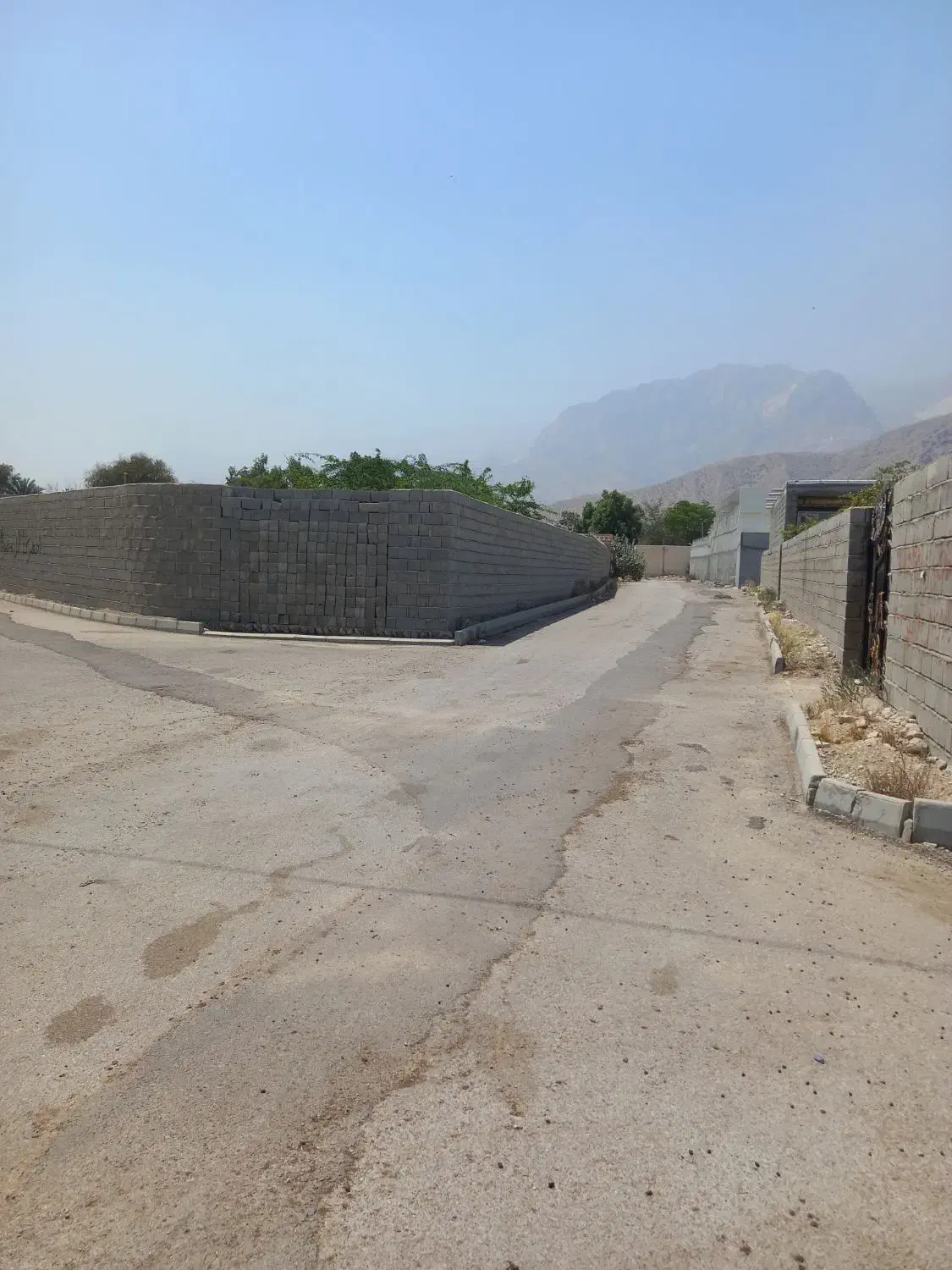 زمین دیوار کشی ایسین