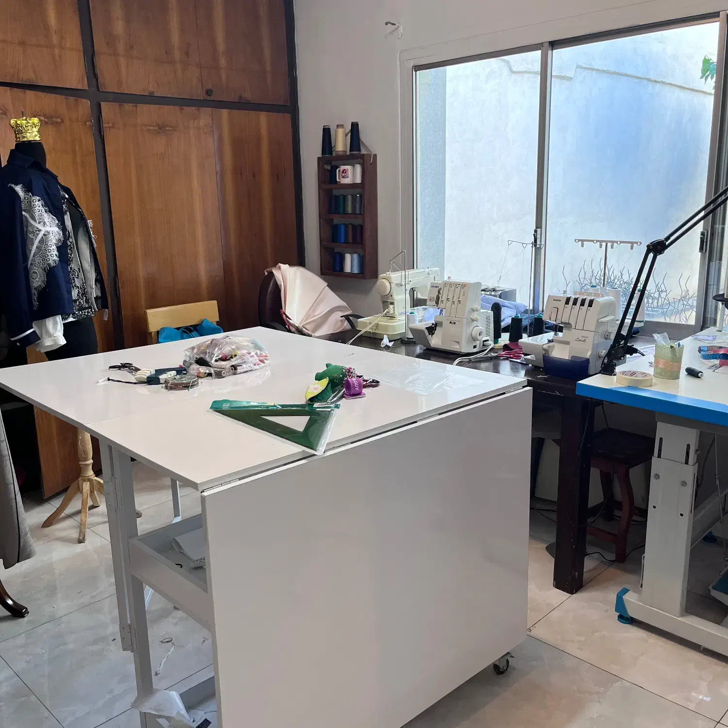 همکار خیاط خانم برای اشتراک فضای کار