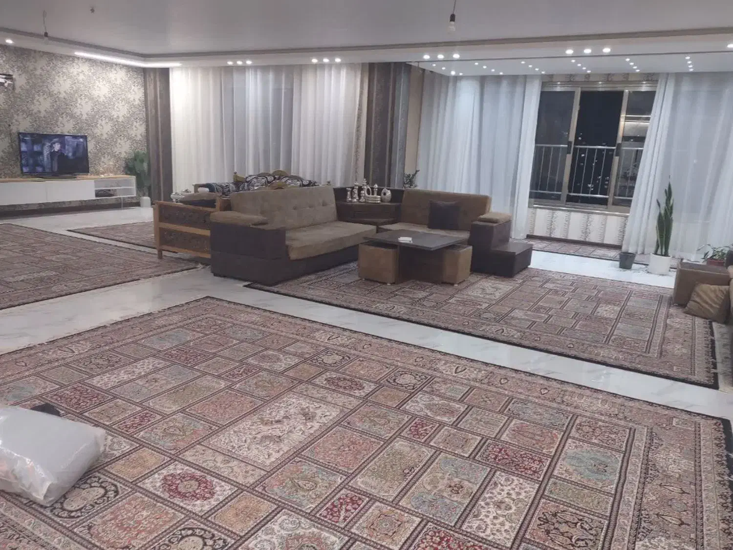 فروش آپارتمان کوی گلزار 200 متری