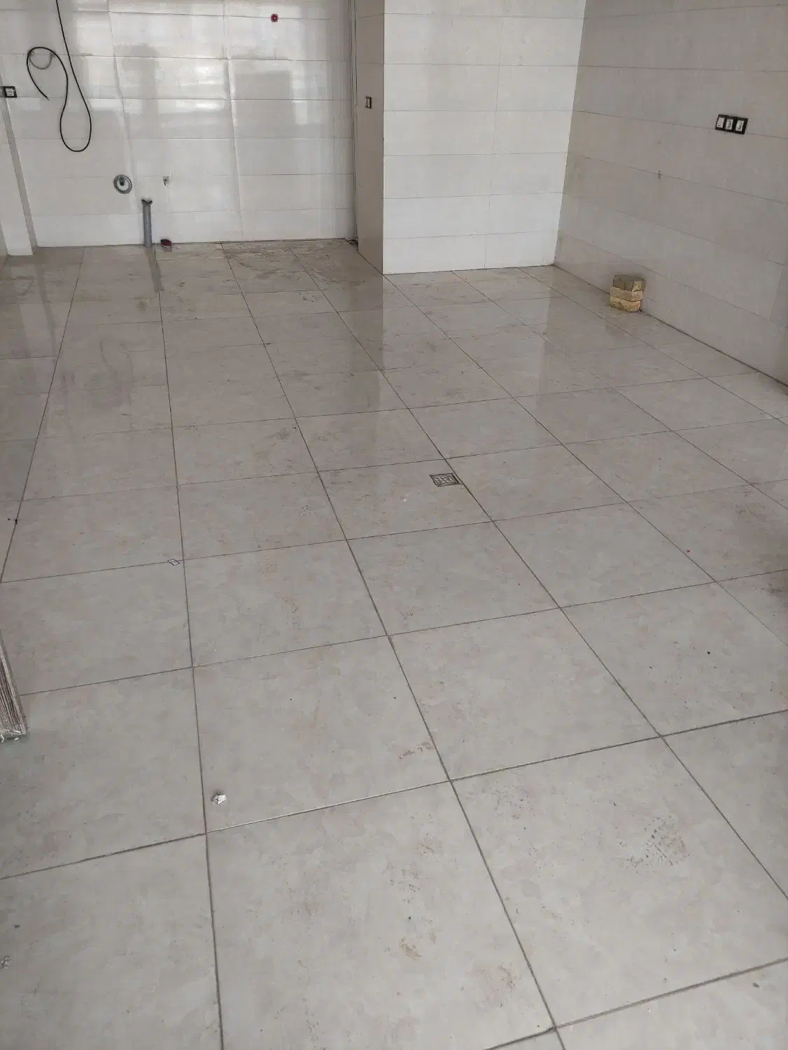 مغازه تجاری ۵۵ متری بر ۵ متر