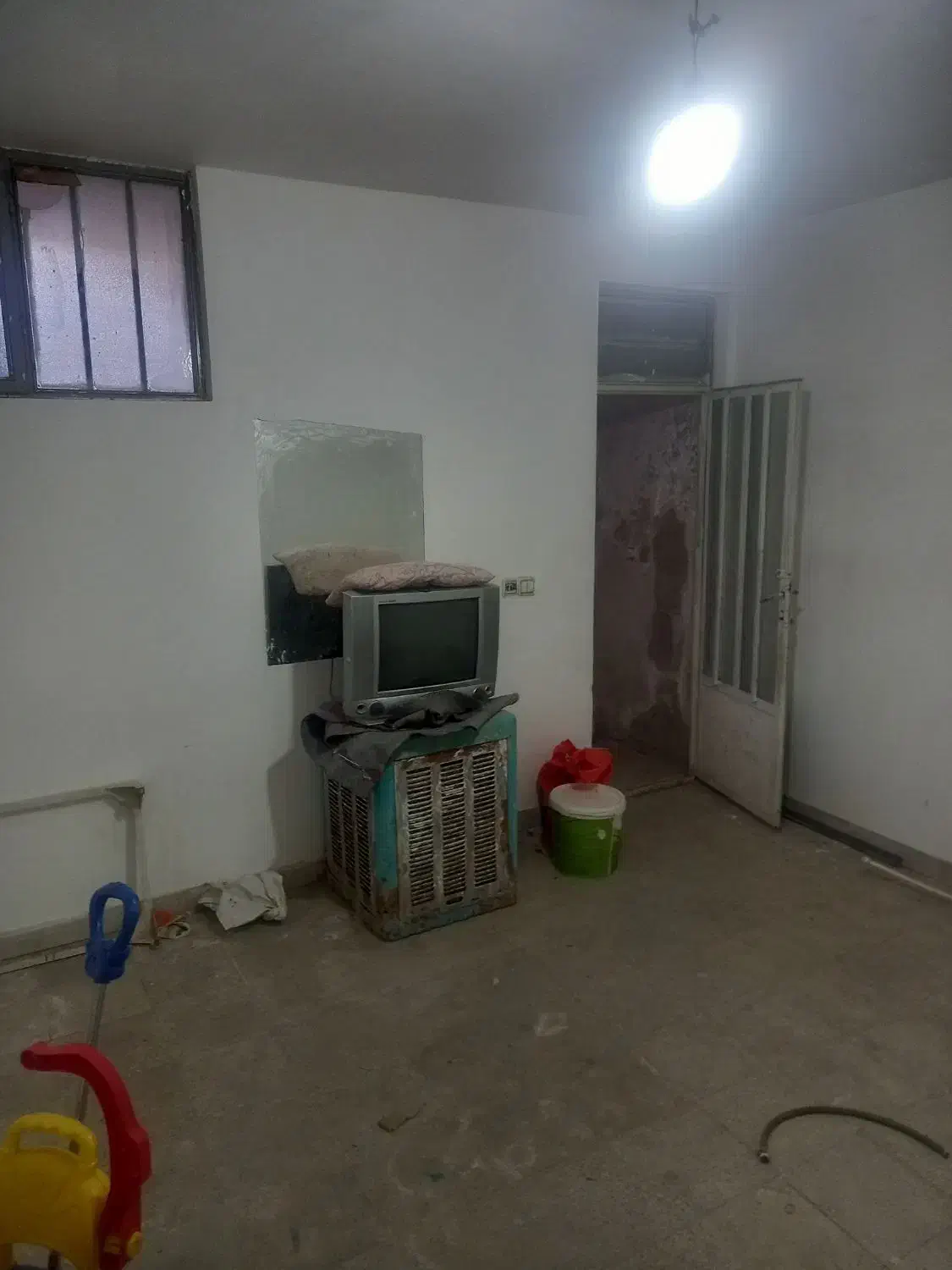یک باب منزل مسکونی تمام اسکلت